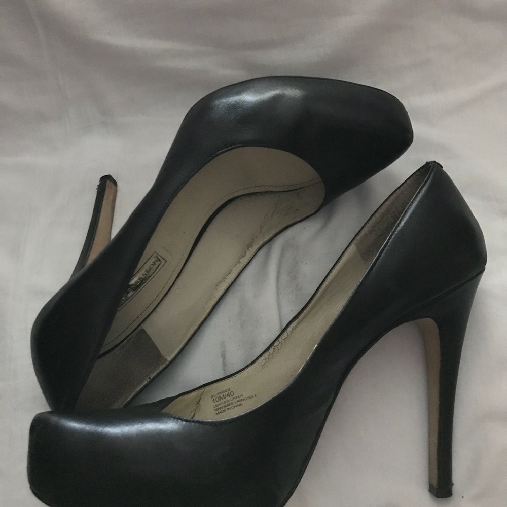 Authentic BCBGeneration Black Pumps
